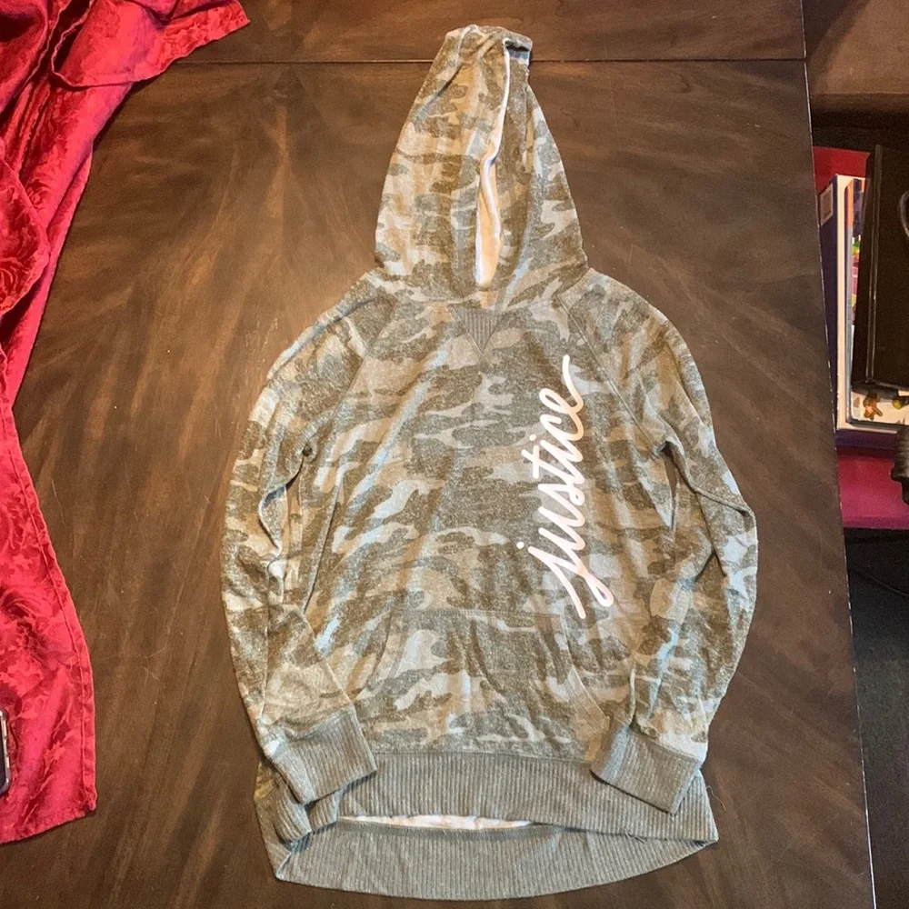 Justice Active Girls‎ Size 10 Camo hooded Sweatshirt